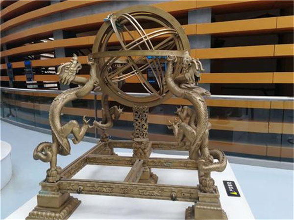 生產(chǎn)渾天儀雕塑.jpg