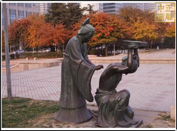 精忠報(bào)國(guó)校園雕塑.jpg 精忠報(bào)國(guó)校園雕塑.jpg