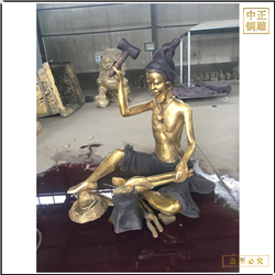 男子打鐵銅雕塑 男子打鐵銅雕塑