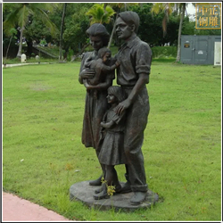 現(xiàn)代一家四口園林人物雕塑 現(xiàn)代一家四口園林人物雕塑