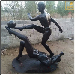 踢球運(yùn)動(dòng)人物雕塑