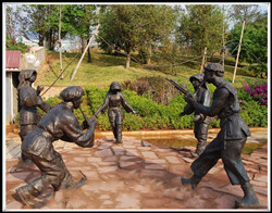 扭秧歌人物雕塑圖片 扭秧歌人物雕塑圖片