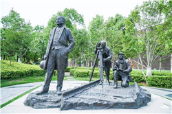 廣場(chǎng)詹天佑銅雕塑 廣場(chǎng)詹天佑銅雕塑