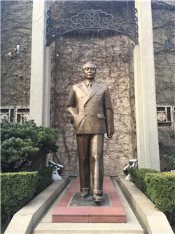 廣場(chǎng)周總理銅像 廣場(chǎng)周總理銅像